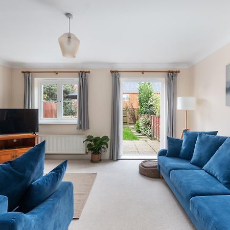Sleeps9 Parking&Garage 17 Mins To Gatwick, 30 To London Villa Merstham Exterior photo